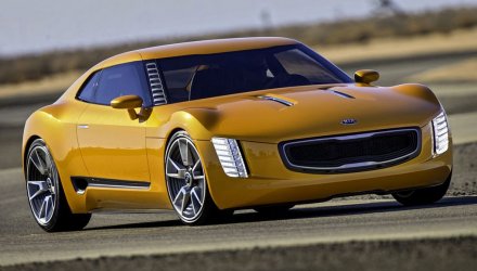 Заднеприводный концепт-кар KIA GT4 Stinger (ФОТО)
