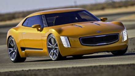 Заднеприводный концепт-кар KIA GT4 Stinger (ФОТО)