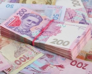 Зарплаты и пенсии в Украине подрастут с мая