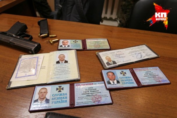 Боевики на Донбассе раздели и пытали трех сотрудников СБУ – российские СМИ (ФОТО) Боевики на Донбассе раздели и пытали трех сотрудников СБУ – российские СМИ (ФОТО)