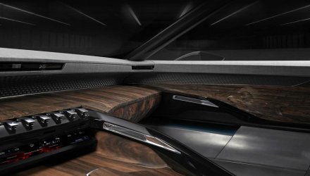 Компания Peugeot рассекретила хэтчбек с акульей кожей  (ФОТО)