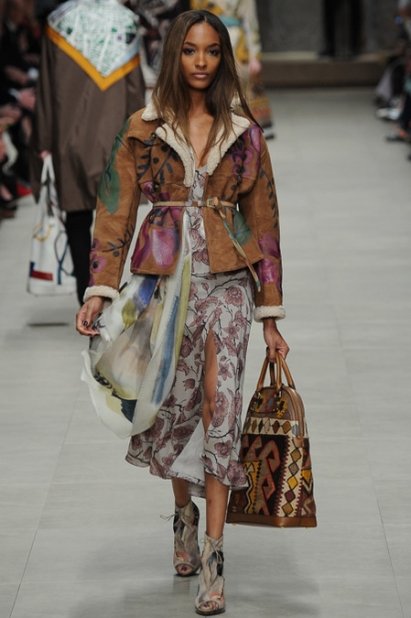 Парад узоров в осенне-летней коллекции Burberry сезона 2014-2015 (ФОТО, ВИДЕО)