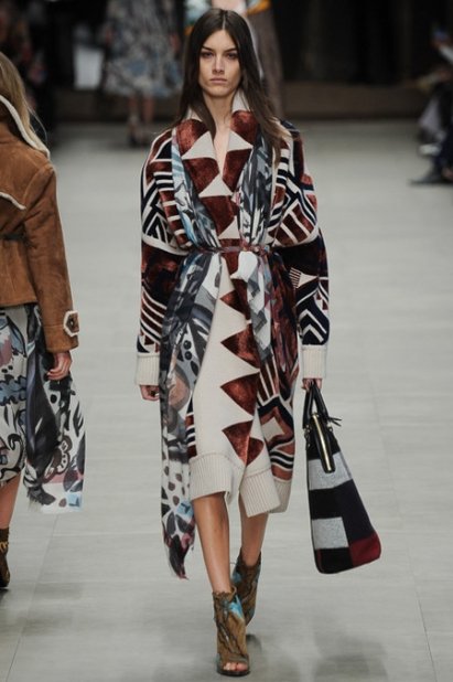 Парад узоров в осенне-летней коллекции Burberry сезона 2014-2015 (ФОТО, ВИДЕО)