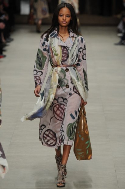 Парад узоров в осенне-летней коллекции Burberry сезона 2014-2015 (ФОТО, ВИДЕО)