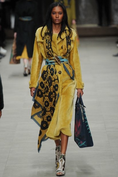 Парад узоров в осенне-летней коллекции Burberry сезона 2014-2015 (ФОТО, ВИДЕО)