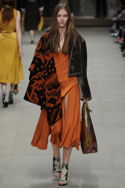 Парад узоров в осенне-летней коллекции Burberry сезона 2014-2015 (ФОТО, ВИДЕО)