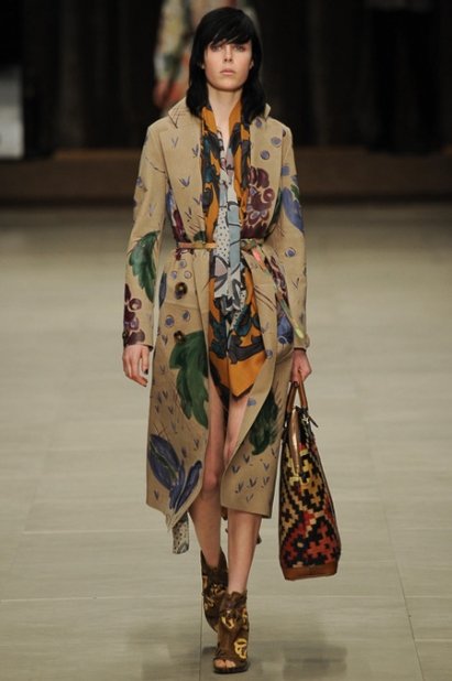 Парад узоров в осенне-летней коллекции Burberry сезона 2014-2015 (ФОТО, ВИДЕО)