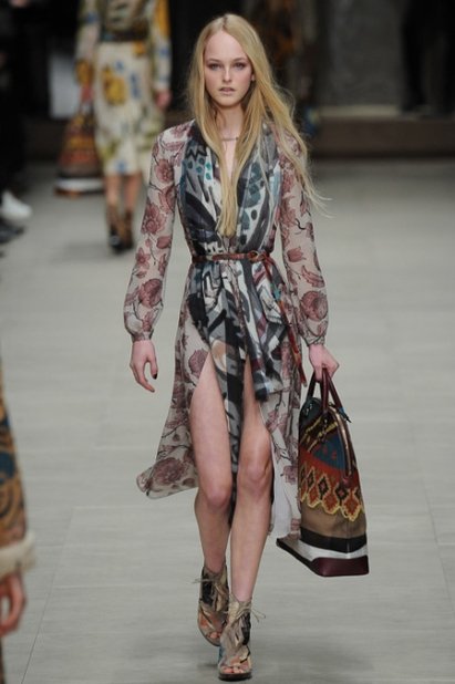 Парад узоров в осенне-летней коллекции Burberry сезона 2014-2015 (ФОТО, ВИДЕО)