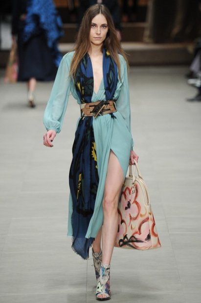 Парад узоров в осенне-летней коллекции Burberry сезона 2014-2015 (ФОТО, ВИДЕО)