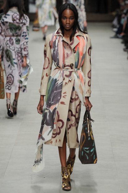Парад узоров в осенне-летней коллекции Burberry сезона 2014-2015 (ФОТО, ВИДЕО)
