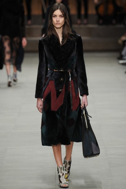 Парад узоров в осенне-летней коллекции Burberry сезона 2014-2015 (ФОТО, ВИДЕО)
