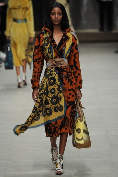 Парад узоров в осенне-летней коллекции Burberry сезона 2014-2015 (ФОТО, ВИДЕО)