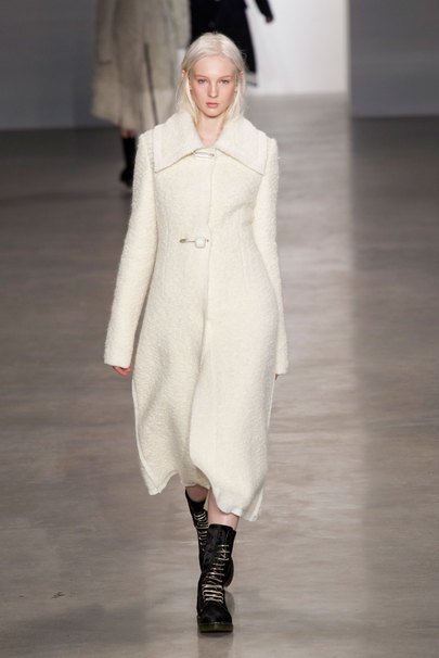 Черно-белый трикотаж в коллекции Calvin Klein сезона осень-зима 2014 (ФОТО) Черно-белый трикотаж в коллекции Calvin Klein сезона осень-зима 2014 (ФОТО)