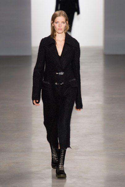 Черно-белый трикотаж в коллекции Calvin Klein сезона осень-зима 2014 (ФОТО) Черно-белый трикотаж в коллекции Calvin Klein сезона осень-зима 2014 (ФОТО)