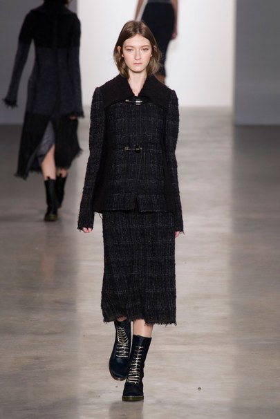 Черно-белый трикотаж в коллекции Calvin Klein сезона осень-зима 2014 (ФОТО) Черно-белый трикотаж в коллекции Calvin Klein сезона осень-зима 2014 (ФОТО)