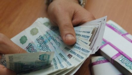 В России обвалился рубль и рухнули цены на акции